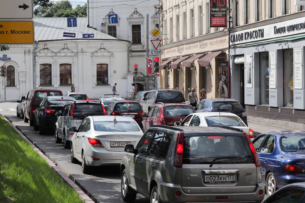 Первые ограничения в москве. Какое ограничение скорости на Моховой улице в Москве.